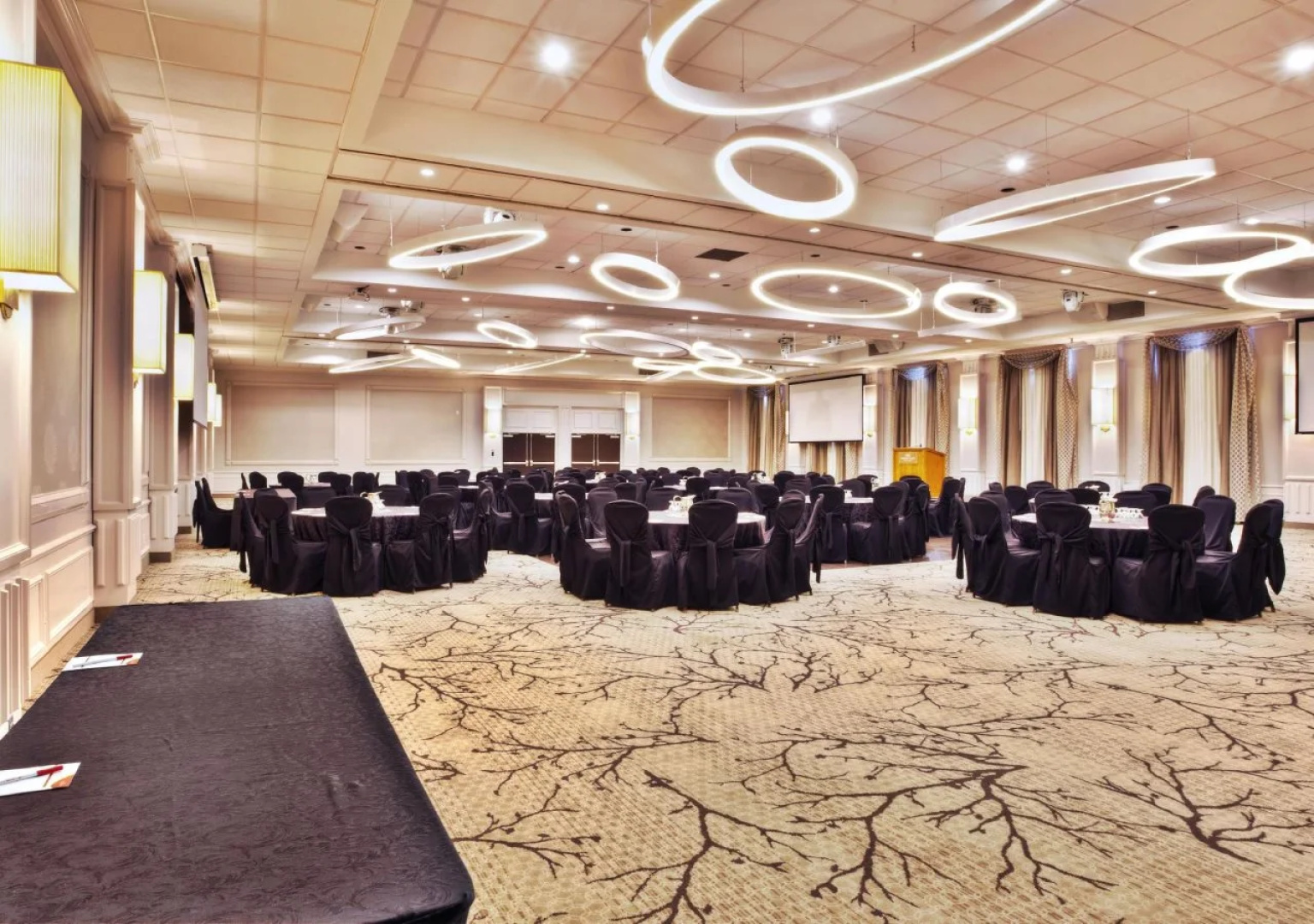Crowne Plaza Kitchener-Waterloo by IHG