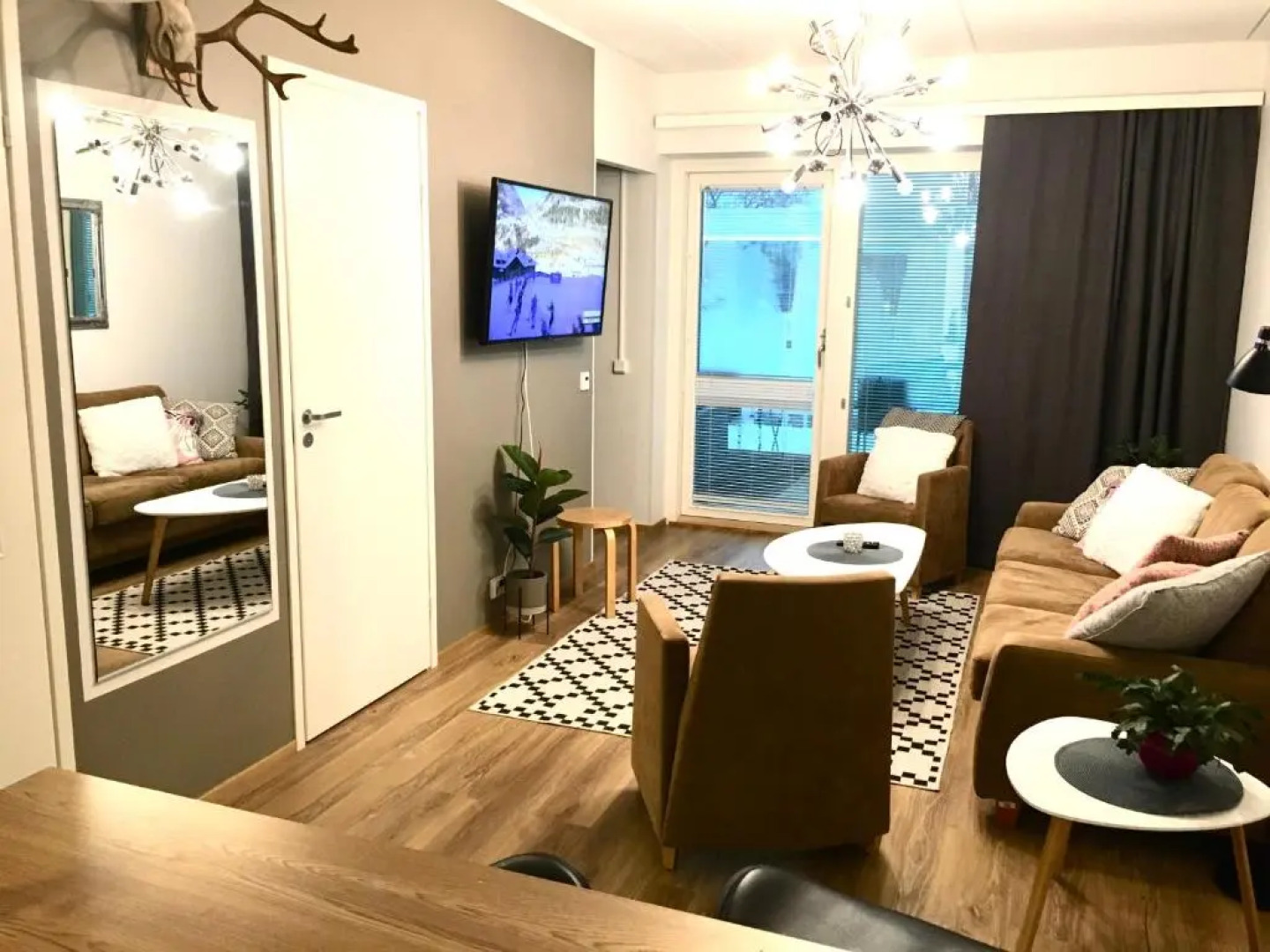 StarHomes Studio Lux 10