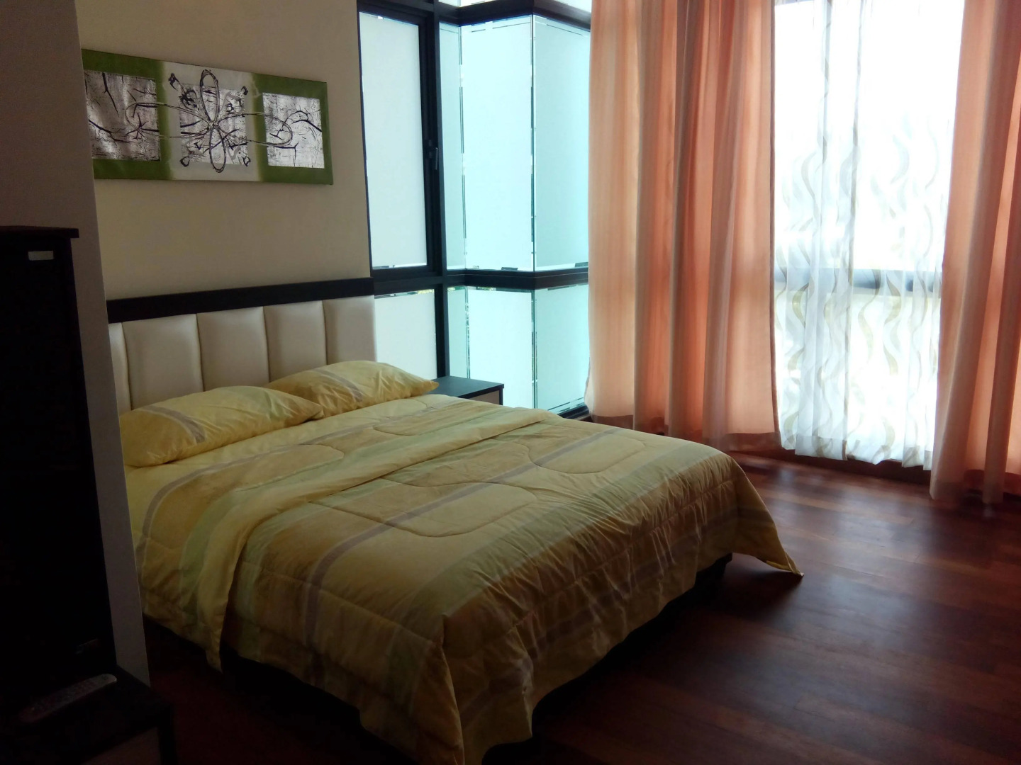 The Light Waterfront Vacation Home