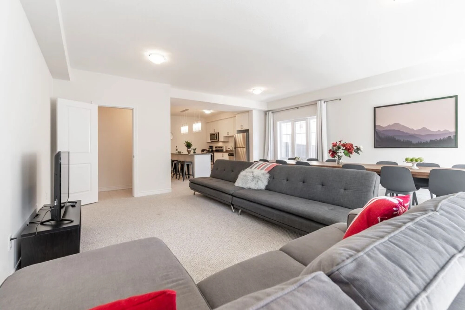 Luxurious Brand New Four Bedroom Townhouse