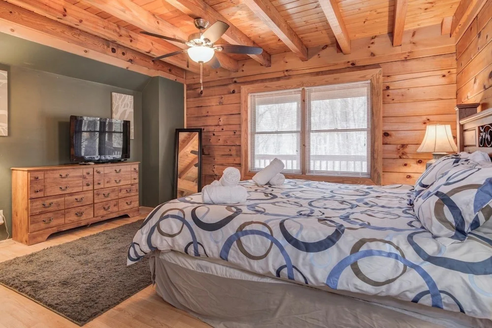 Red Wolf - 2 Br Cabin