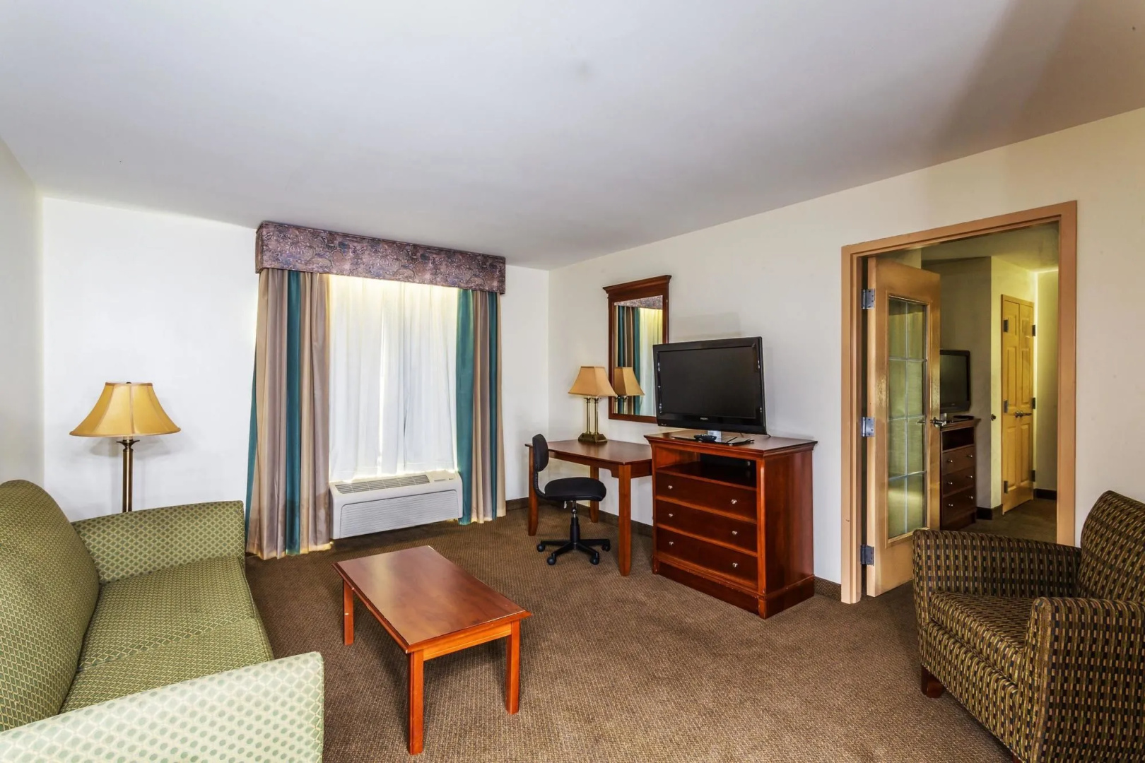 Saffron Inn & Suites