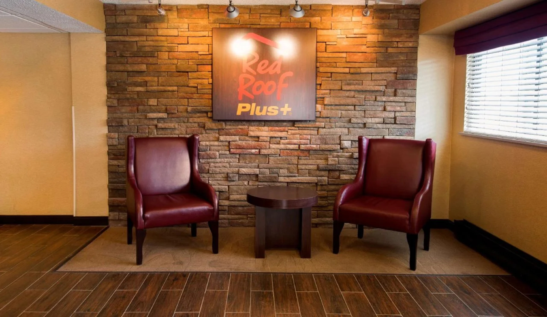 Red Roof Inn PLUS+ Chicago - Naperville