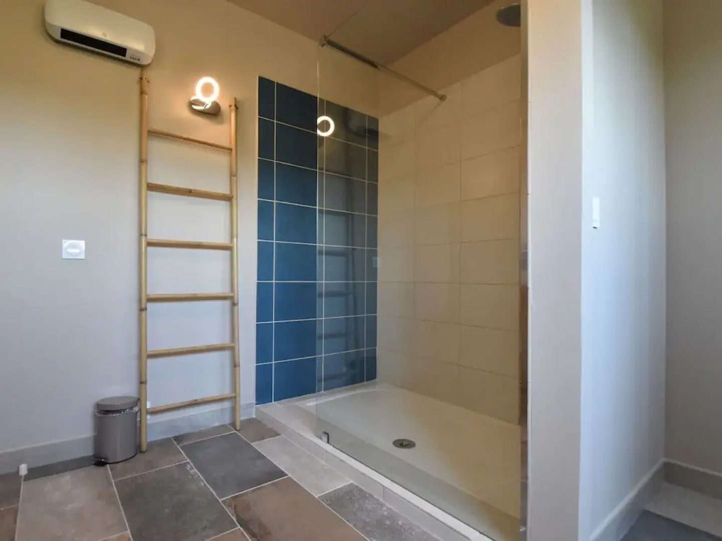 Private Infinity Pool, Beautiful View of Mont Ventoux, a Dream Spot!