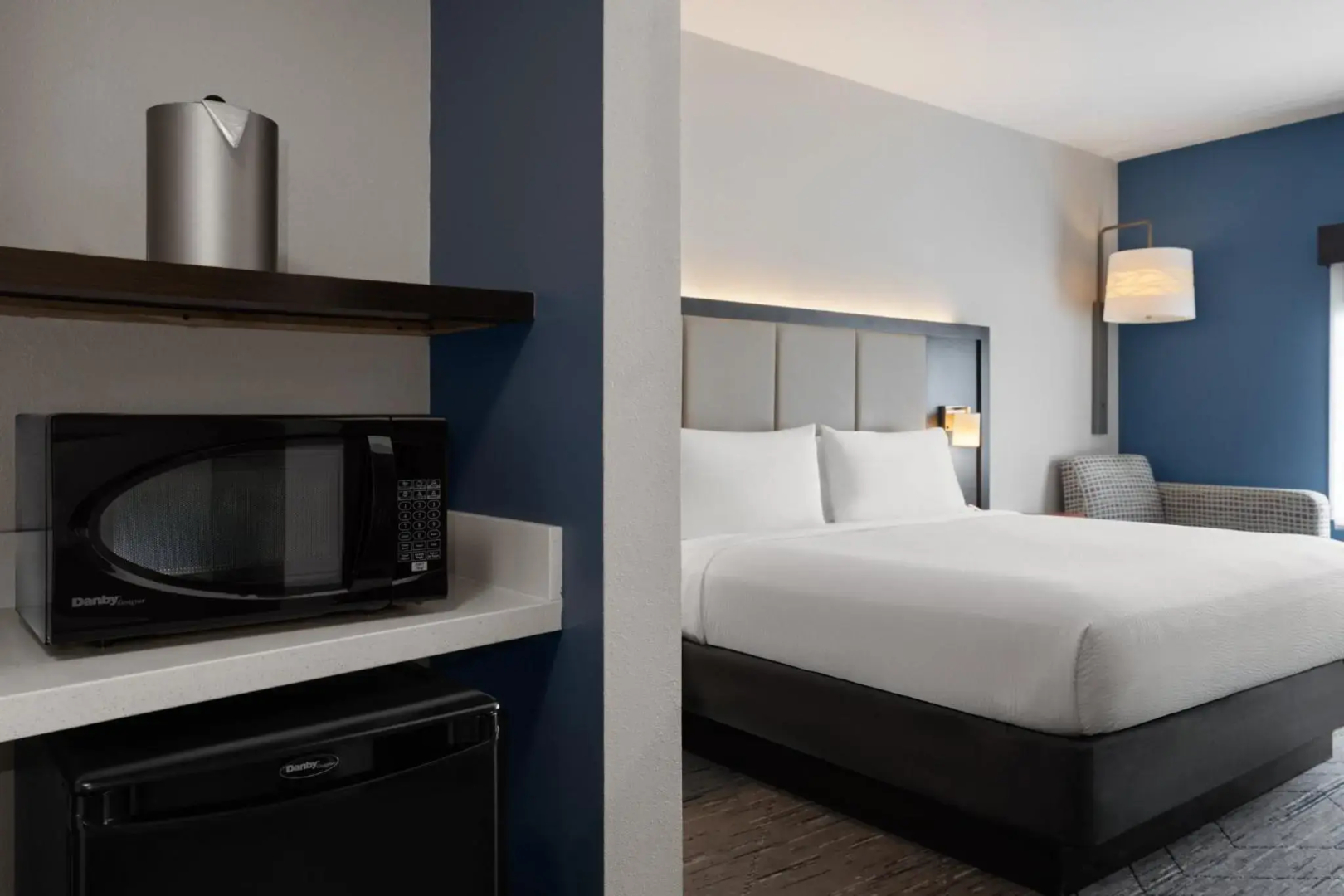 Holiday Inn Express & Suites Tampa East - Ybor City, an IHG Hotel