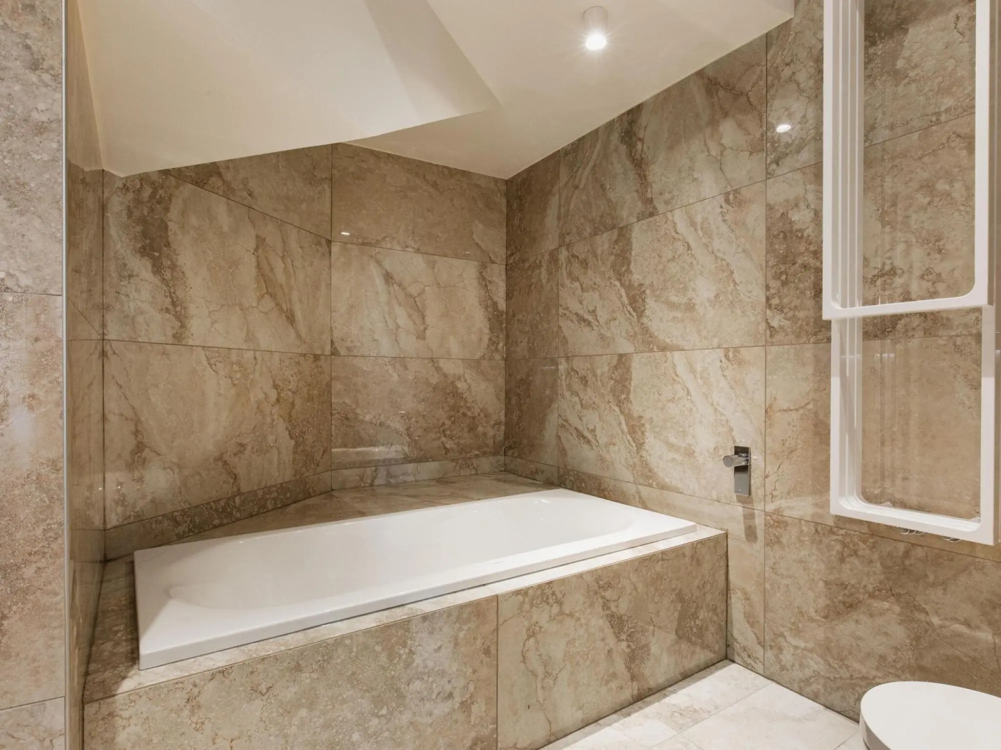 Lush holiday home in Varignana with bubble bath