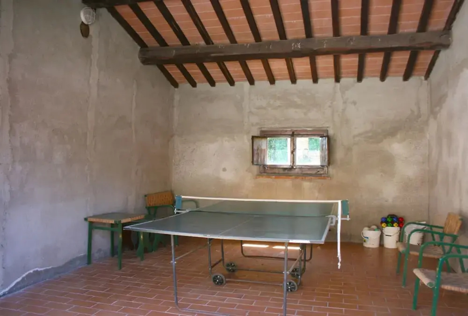 Wonderful private villa with WIFI, private pool, TV, pets allowed and parking, close to Arezzo