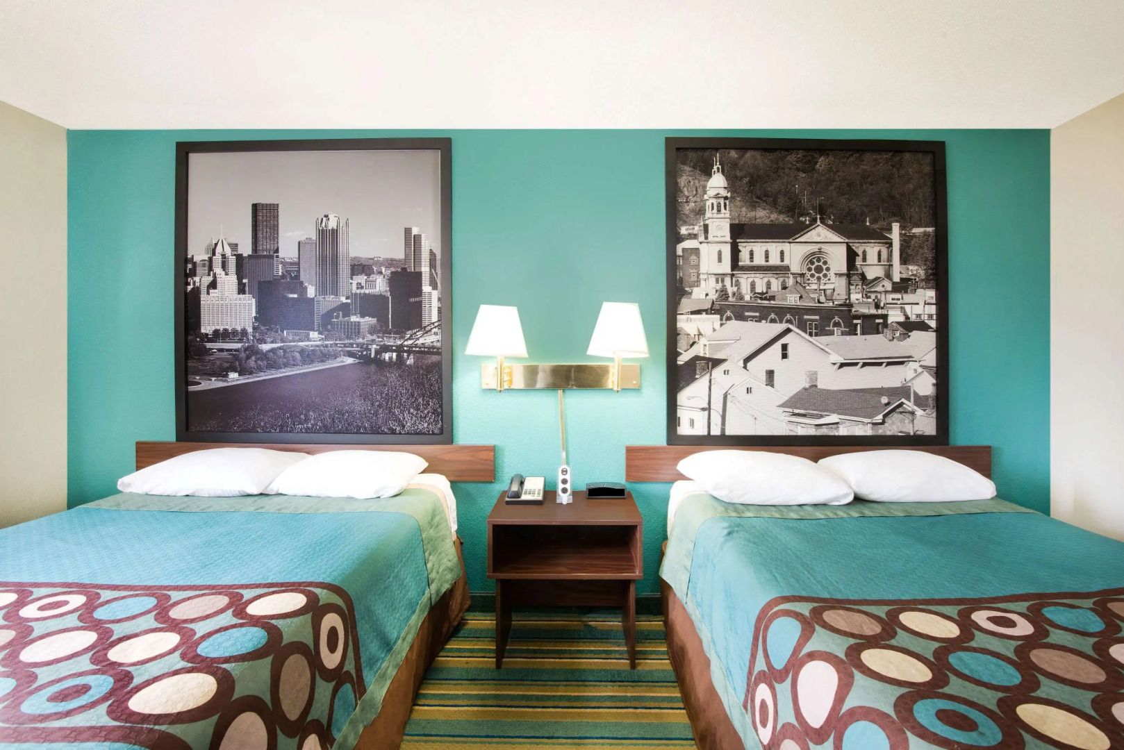 Super 8 by Wyndham Pittsburgh PA Airport/University Area