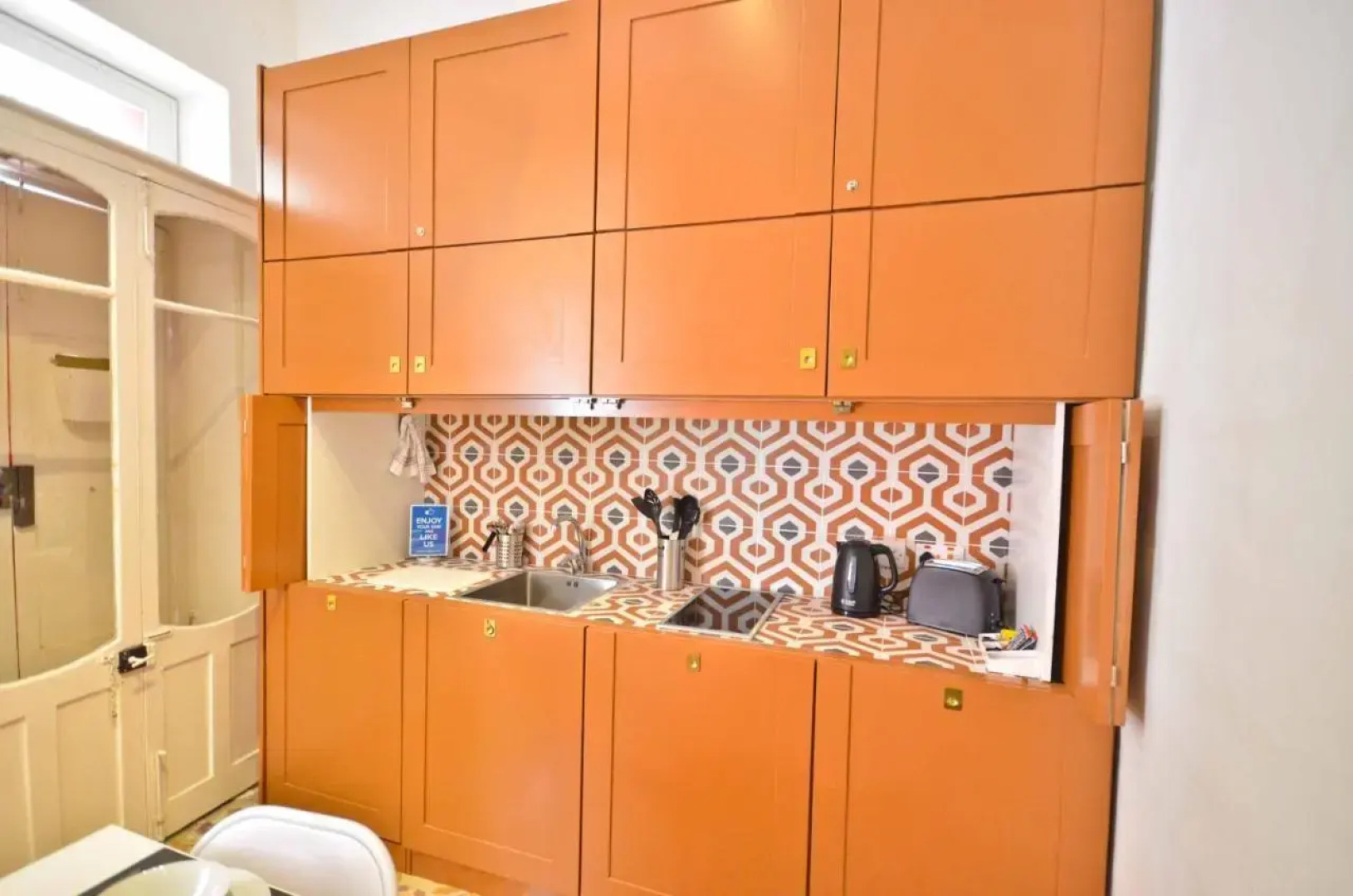 Eight Point Living 34B