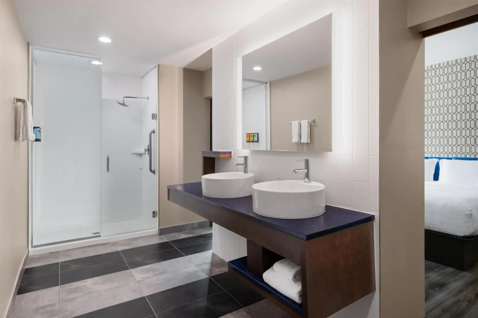 GLō Best Western Enid OK Downtown/Convention Center Hotel