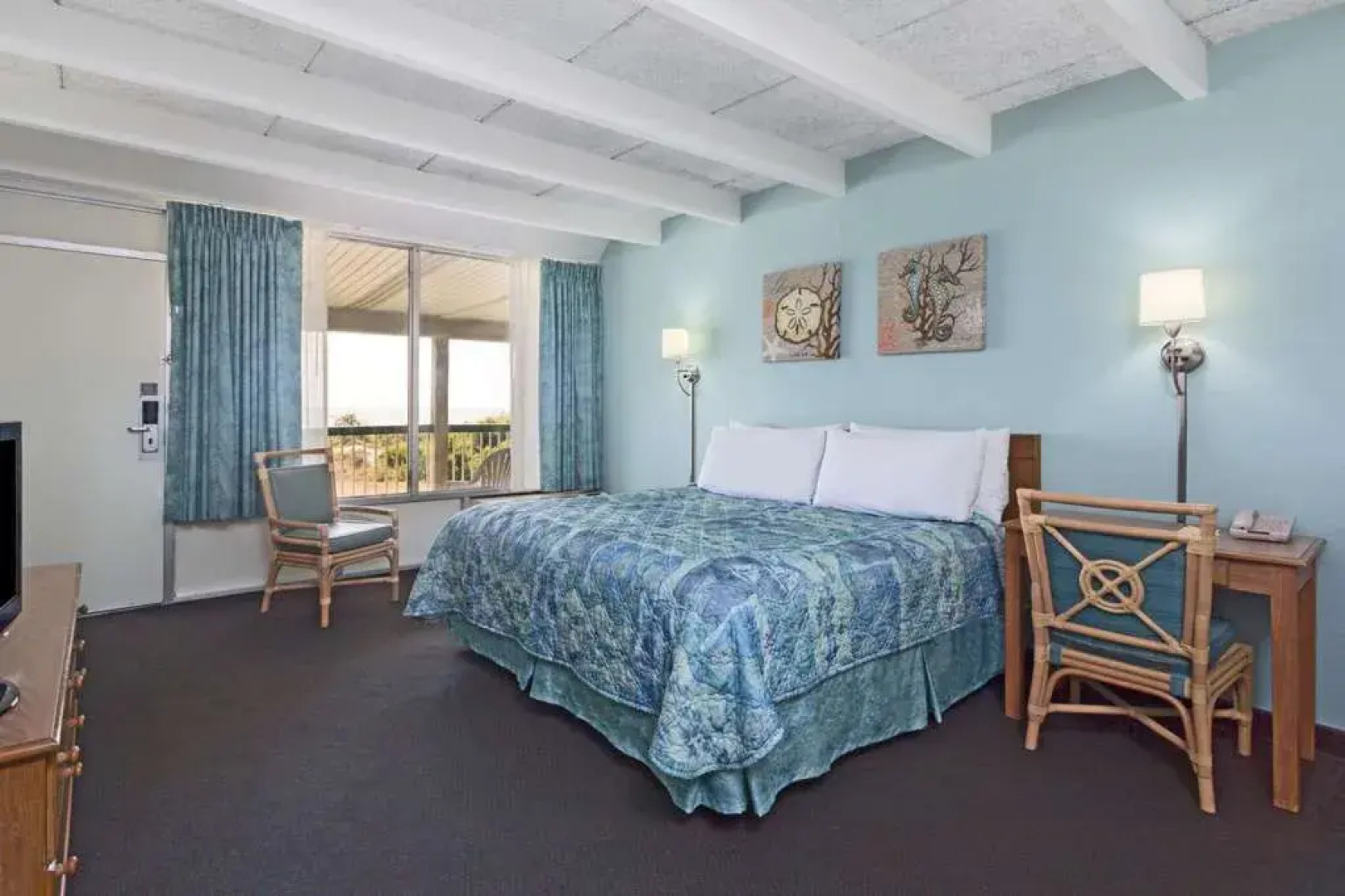 Days Inn & Suites By Wyndham Jekyll Island