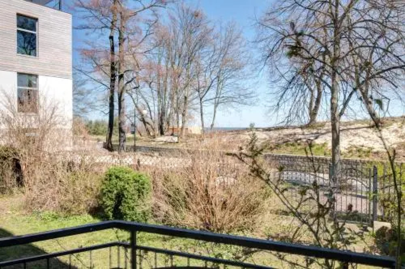 3 City Apartments - Emily