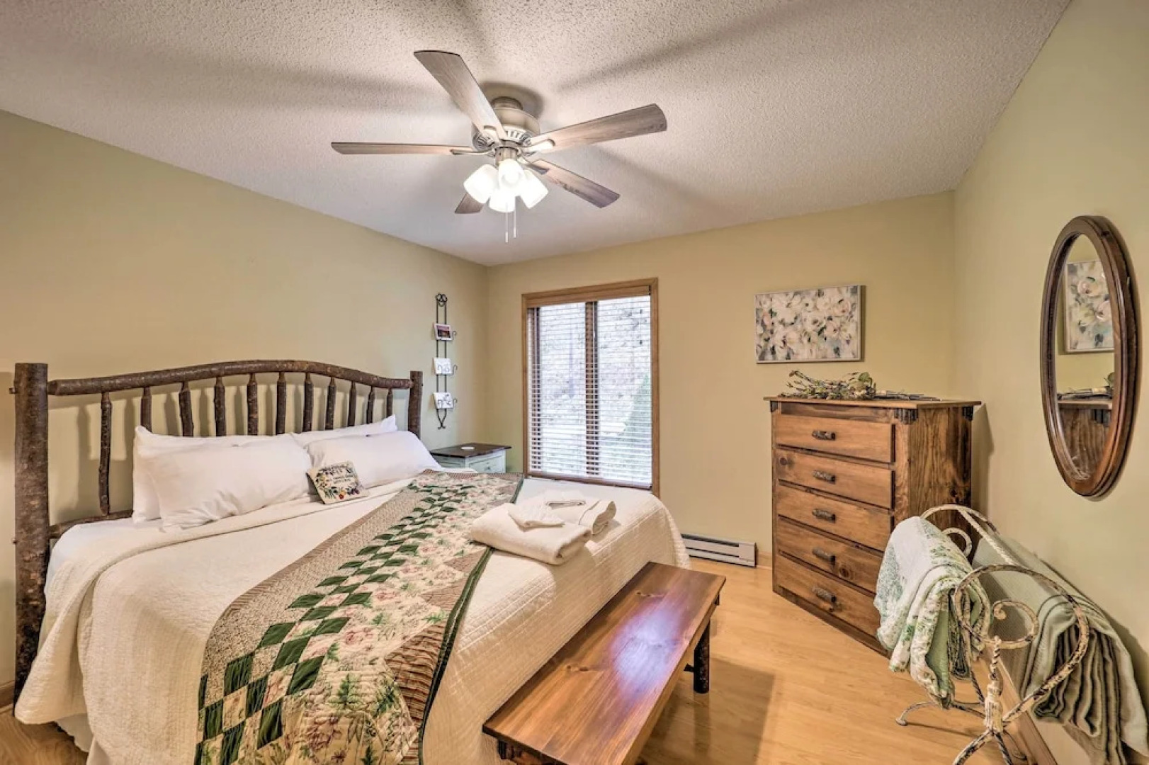 Deck + Million Dollar Views: Beech Mountain Cabin