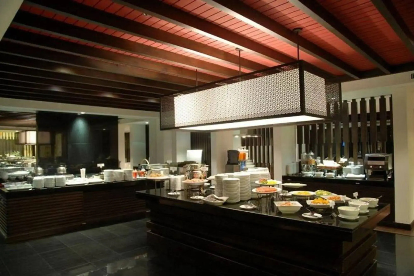 Sunee Grand Hotel and Convention Center