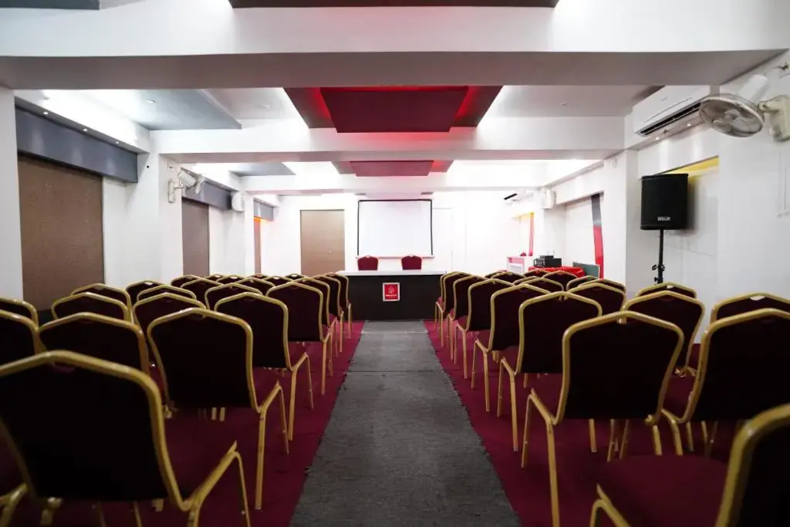 Emarald Hotel Calicut