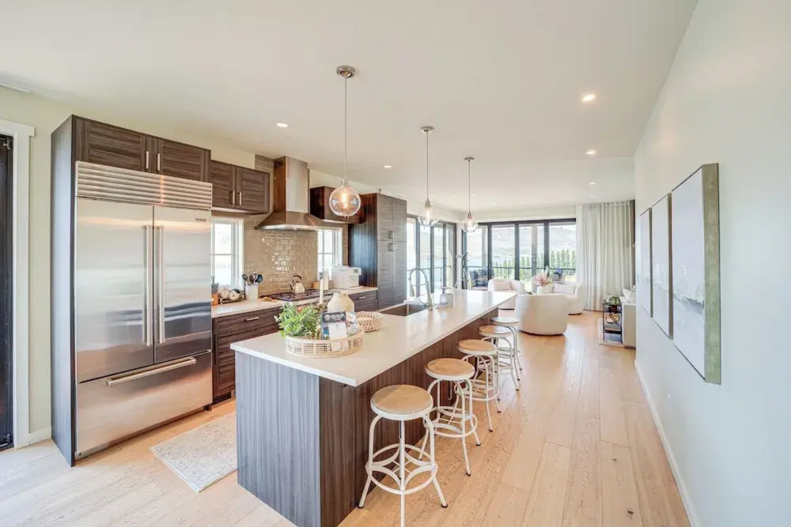 Hot Tub & Lake Views: Lake Chelan Lookout Home!