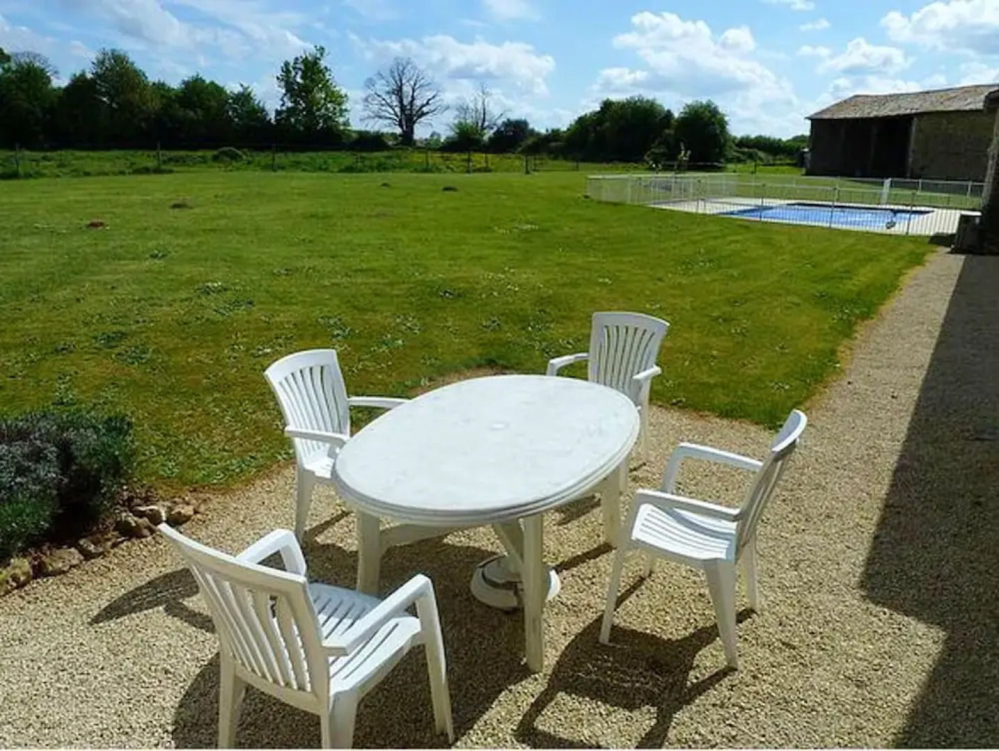 House With 5 Bedrooms in Saint-vincent-la-châtre, With Pool Access, Fu