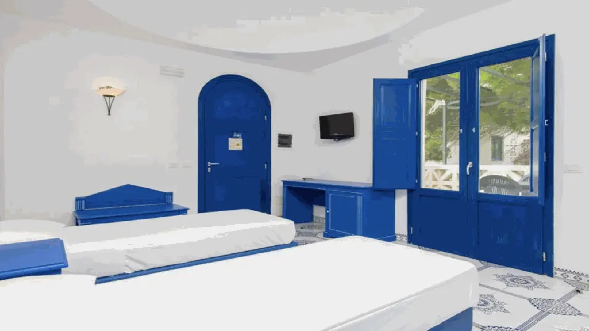 Araba Fenice Village
