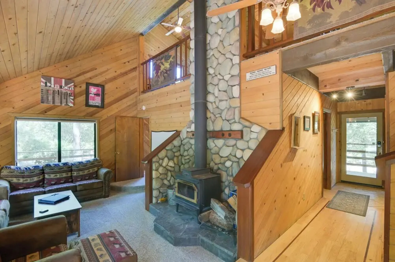 Welcoming Cole Ridge Chalet in Kelseyville!