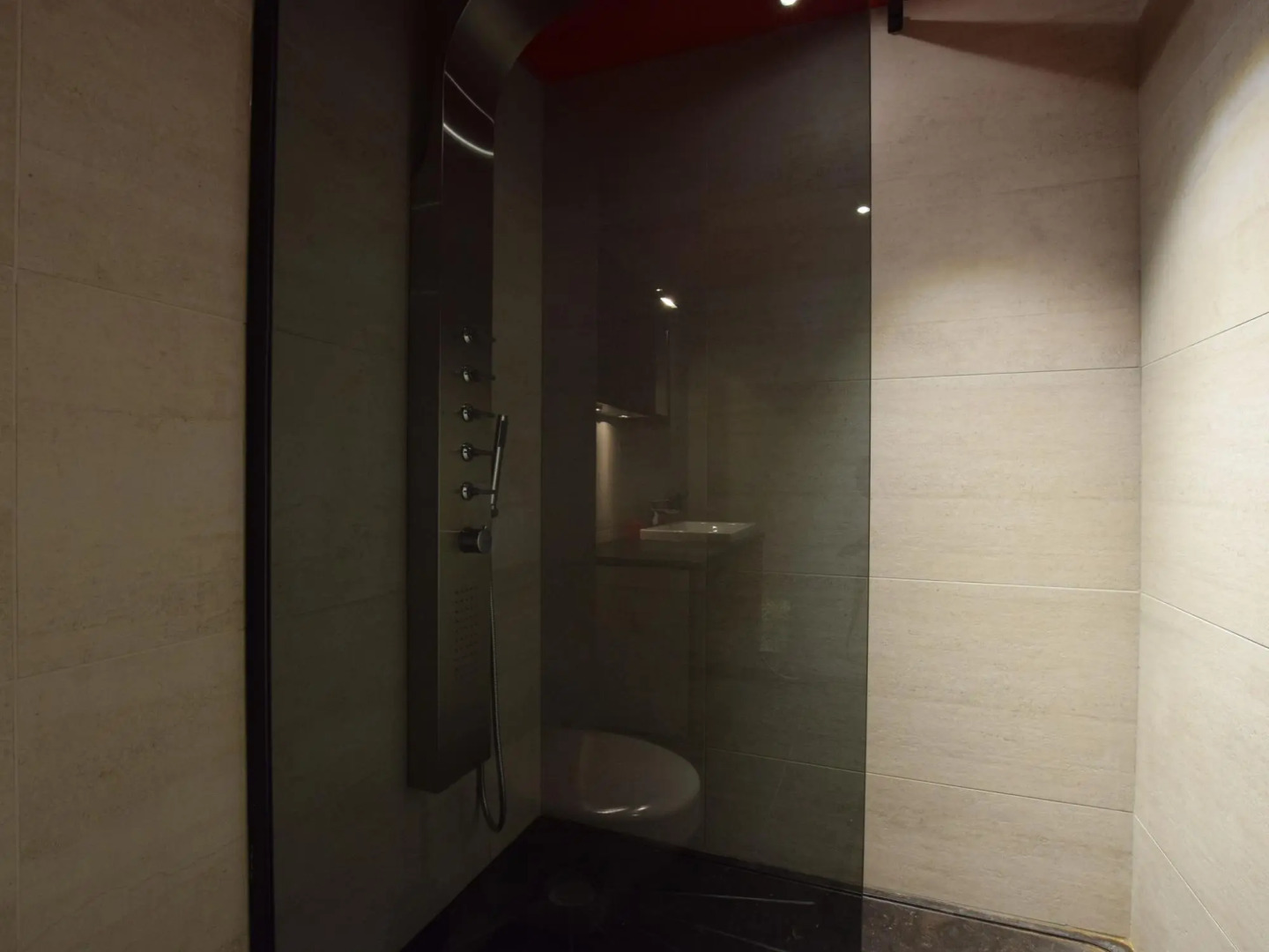 Spacious Holiday Home La Roche-en-Ardenne with Pool