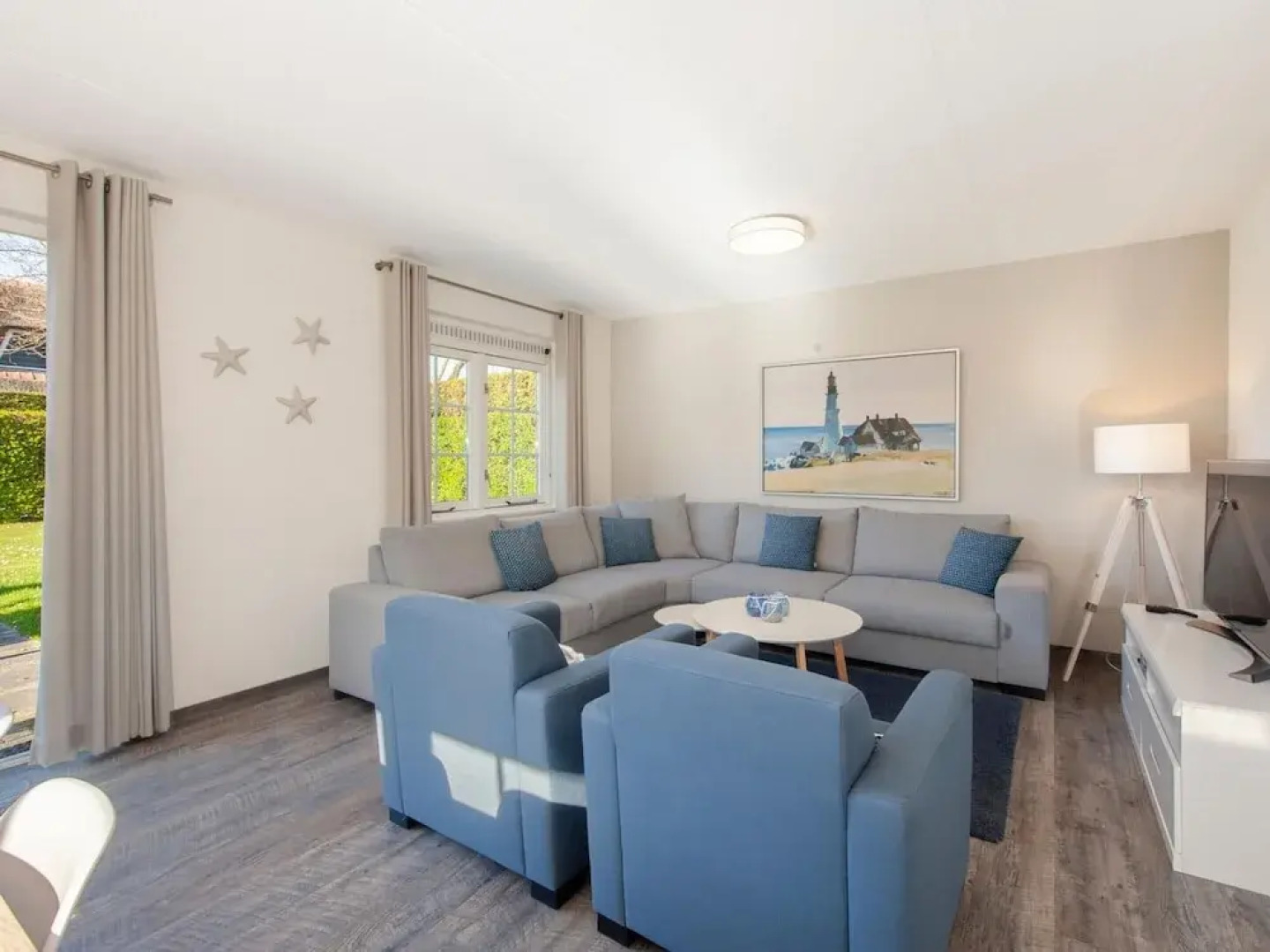 Restyled Villa With Dishwasher, Near the Beach