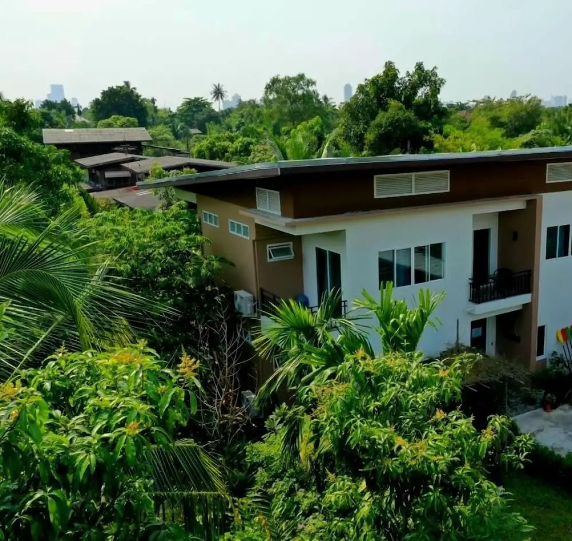 Baan Klangsuan Bang Korbua