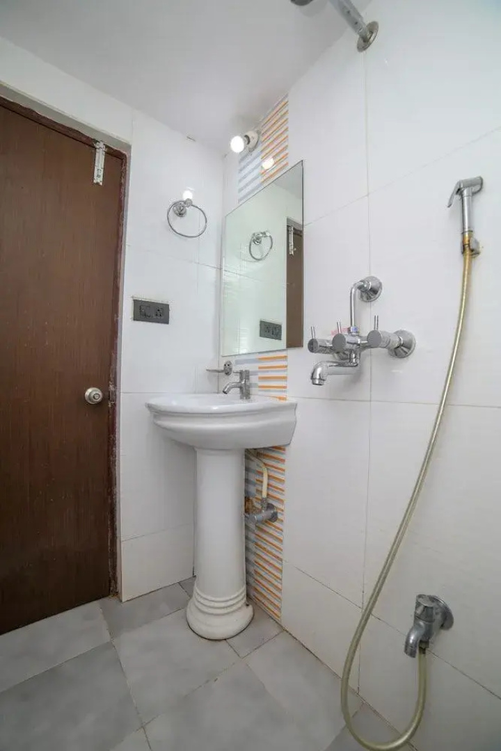 OYO 46286 Hotel Royal Regency