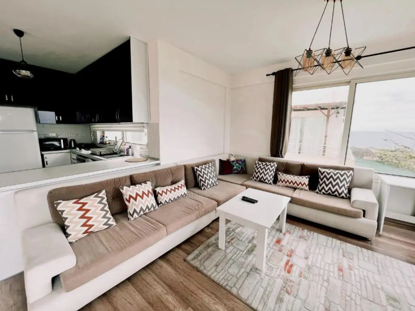 Flat With Roof Terrace and Sea View in Kyrenia