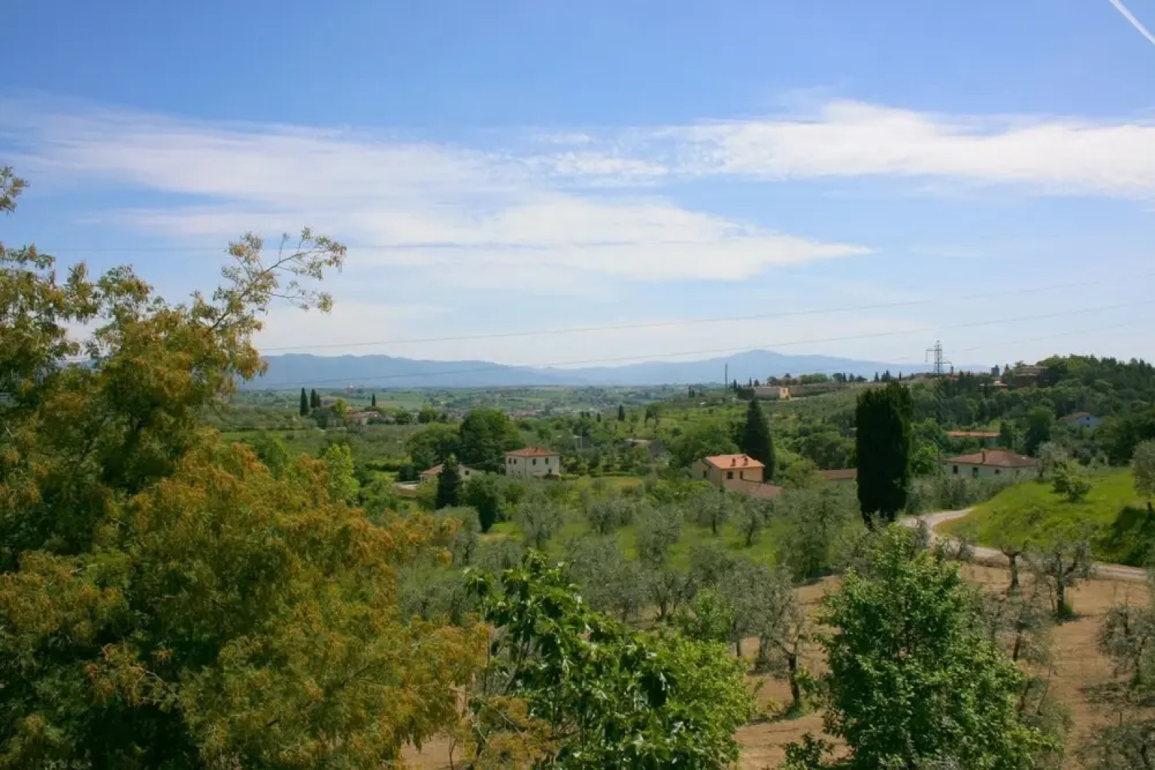 Wonderful private villa with WIFI, private pool, TV, pets allowed and parking, close to Arezzo