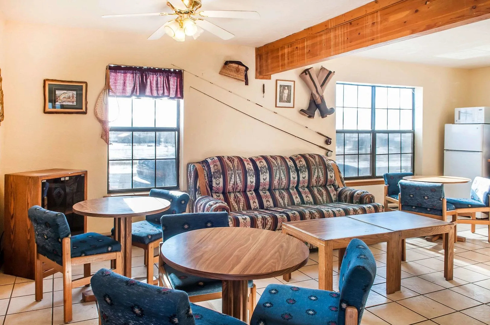 Econo Lodge Eagle Nest