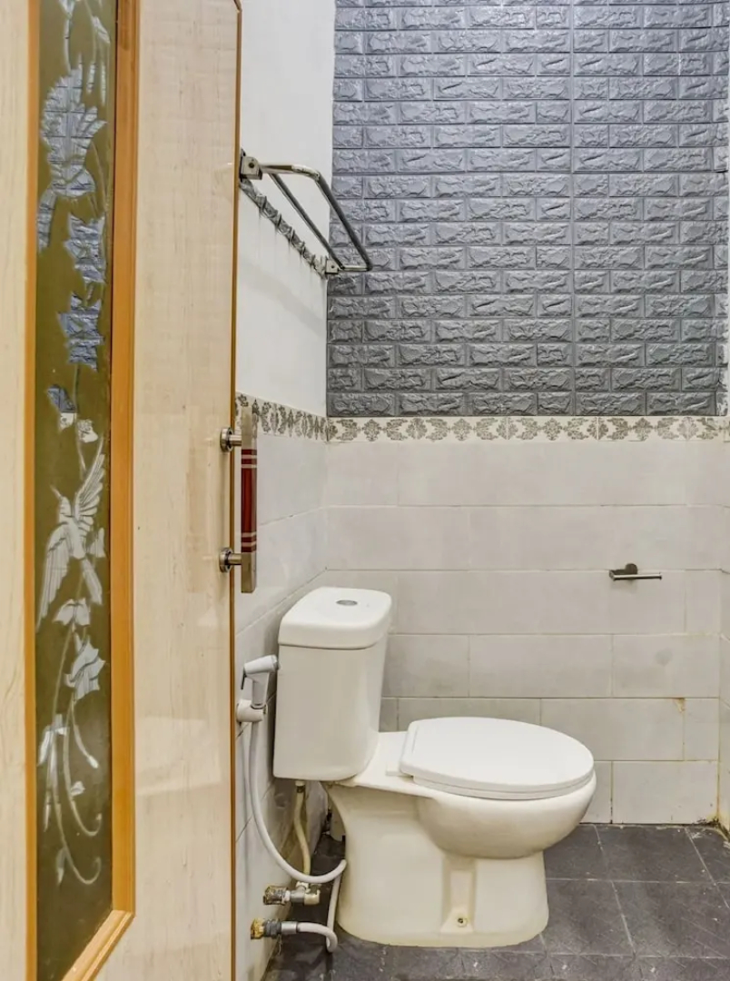 Oemah Ratu Hostel Syariah by OYO Rooms
