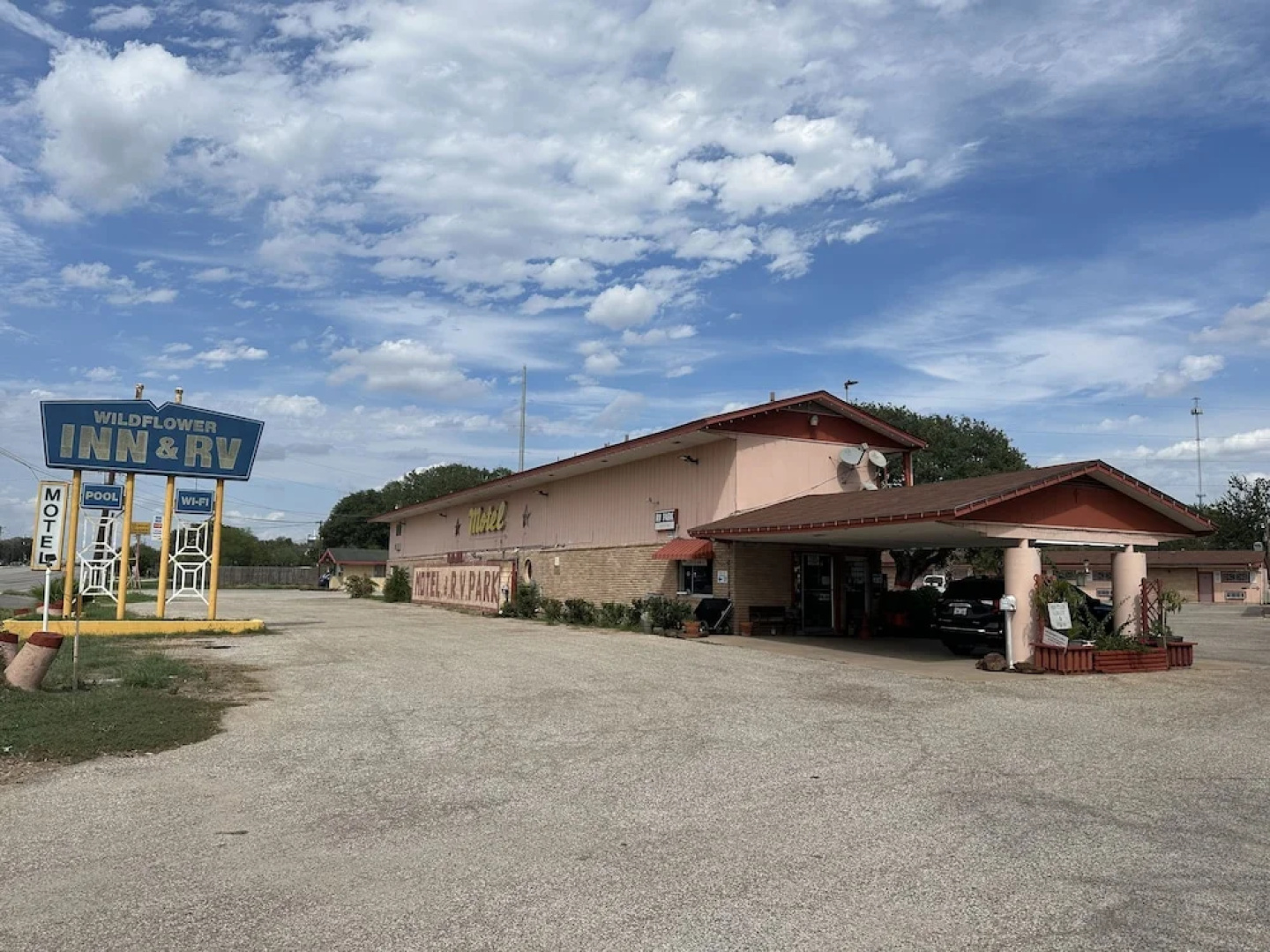 Wildflower Inn & RV Park