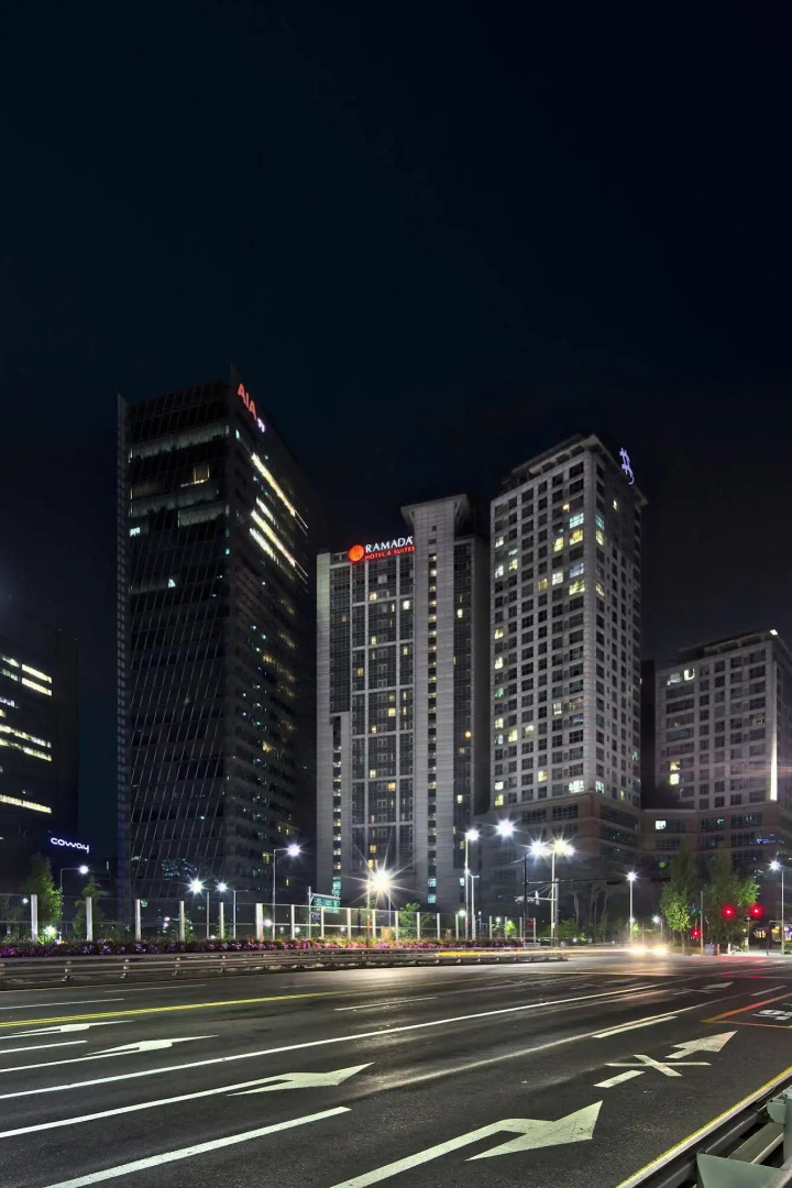 Ramada Hotels & Suites Seoul Namdaemun