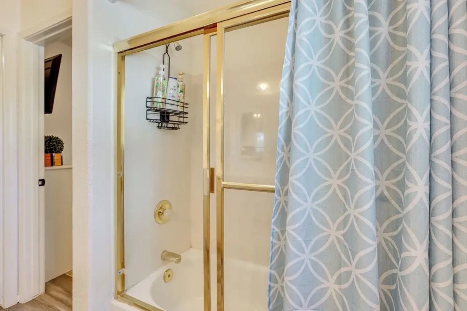 Hike, Sled & Snowshoe! Family Retreat in Payson