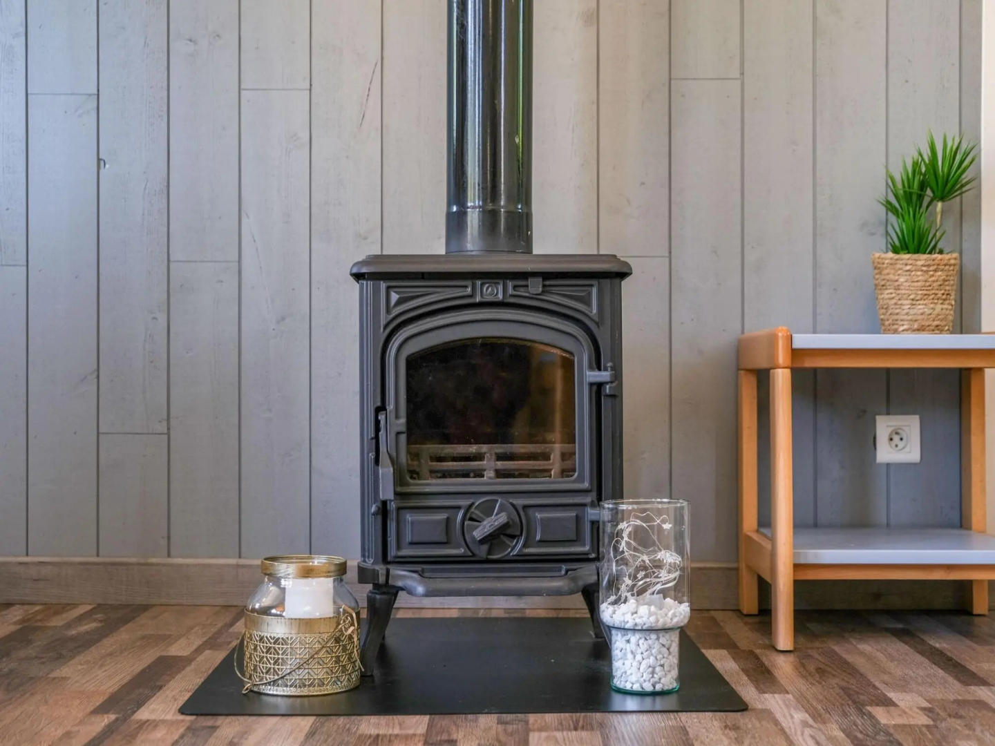 Snug Holiday Home in Signy le Petit with Private Terrace