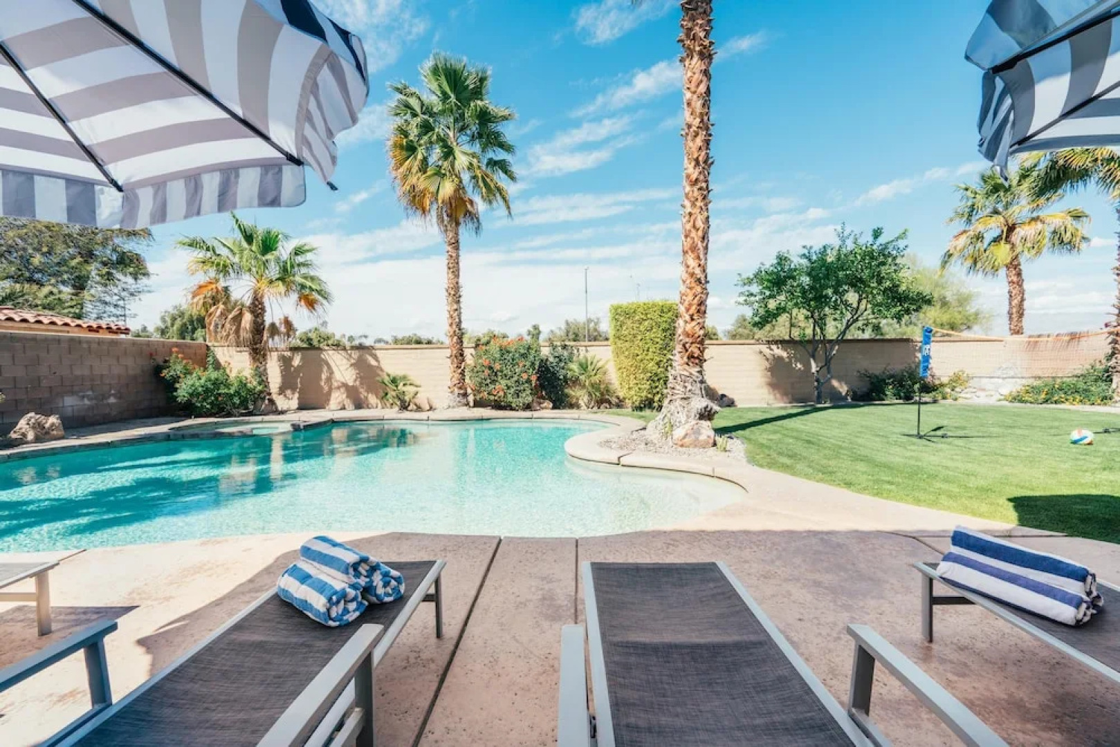 Swaying Leaf by AvantStay