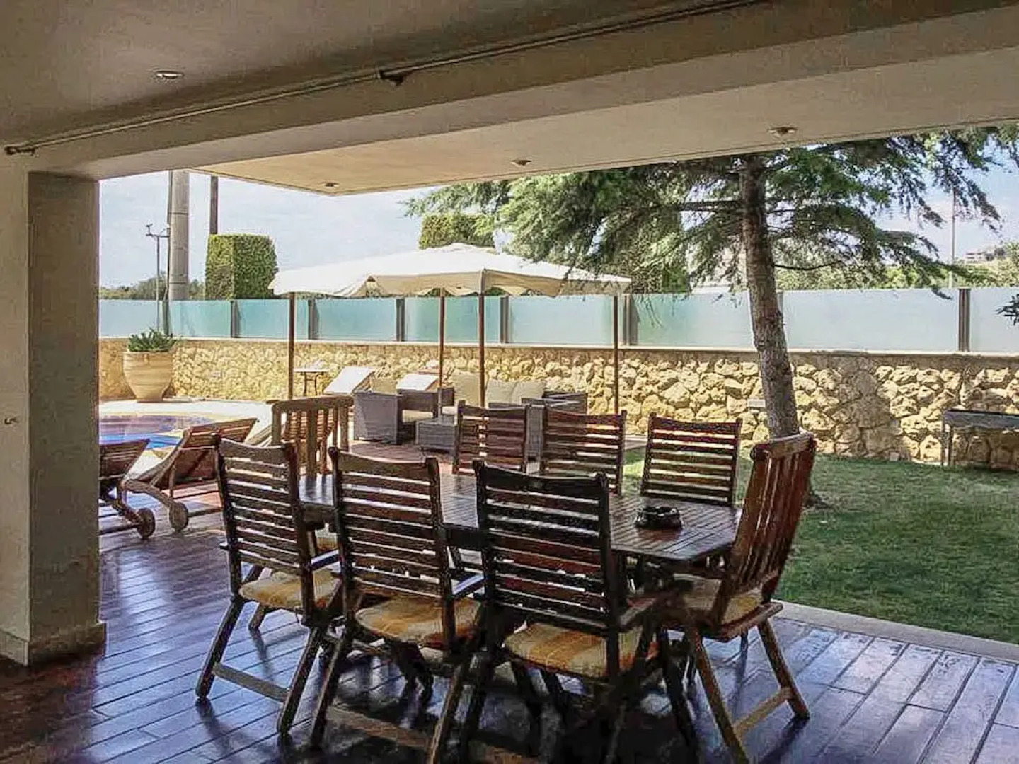 Luxury Apartment in Voula with Pool