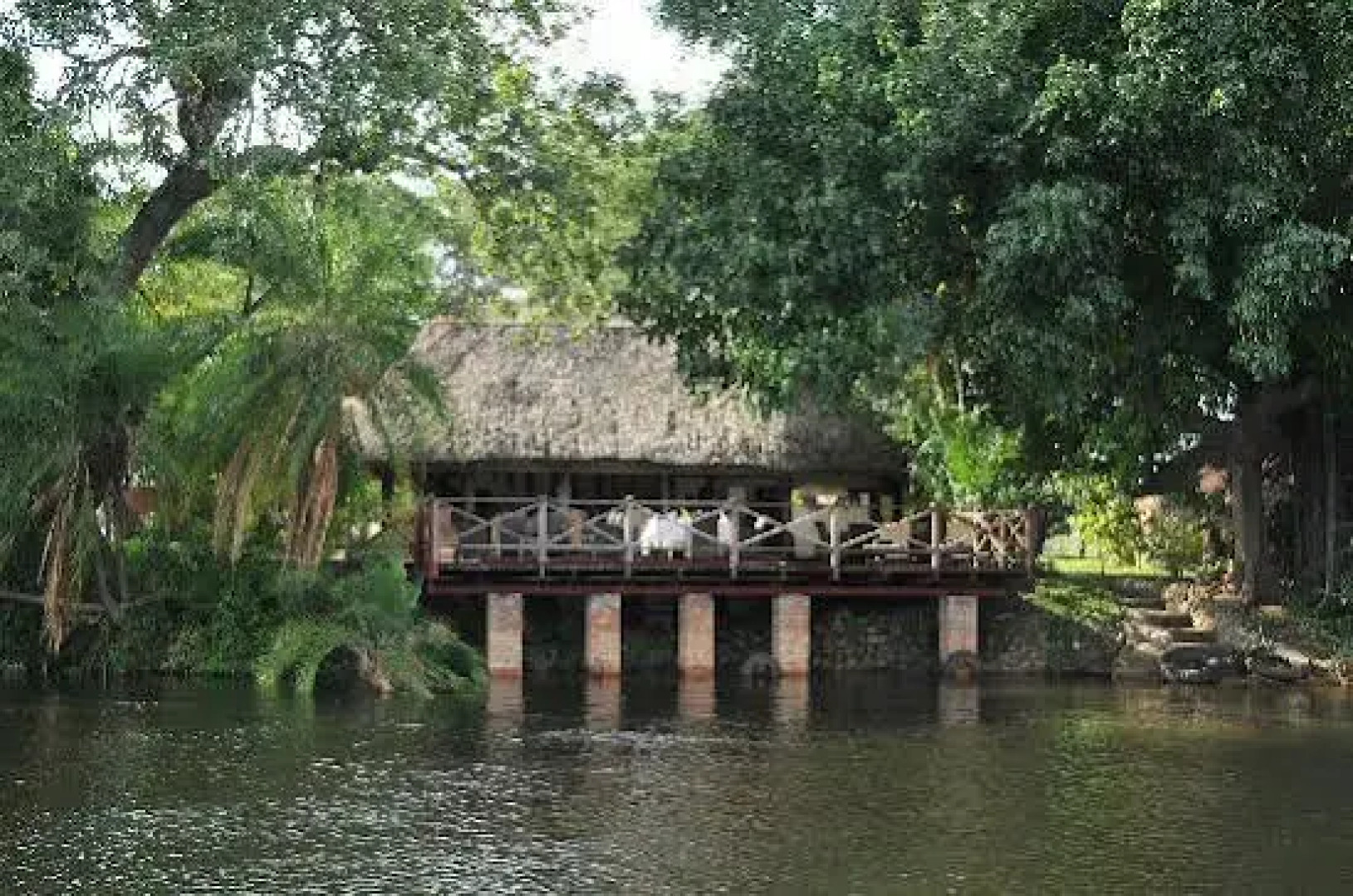 Thorntree River Lodge