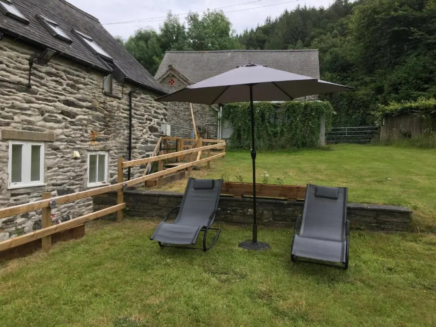 Bryn Melyn Farm Cottages- 5 Luxury Cottages In A Stunning Setting with Wood Fired Hot Tub