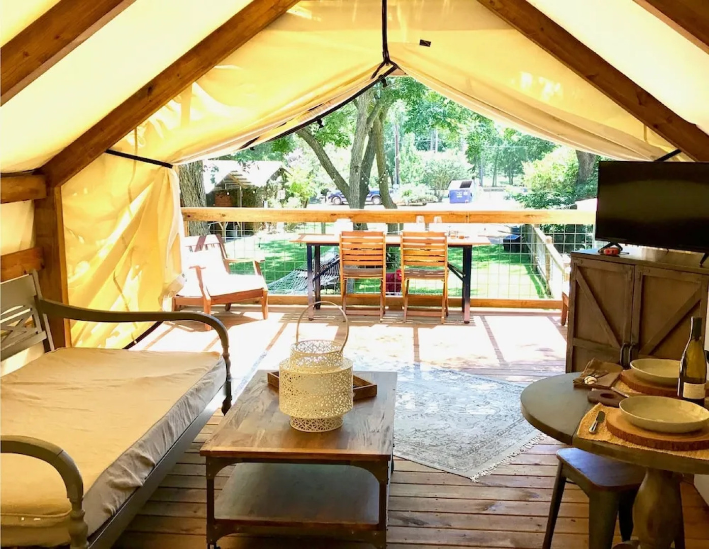 Geronimo Creek Retreat Glamping Cabin #2 - Campsite