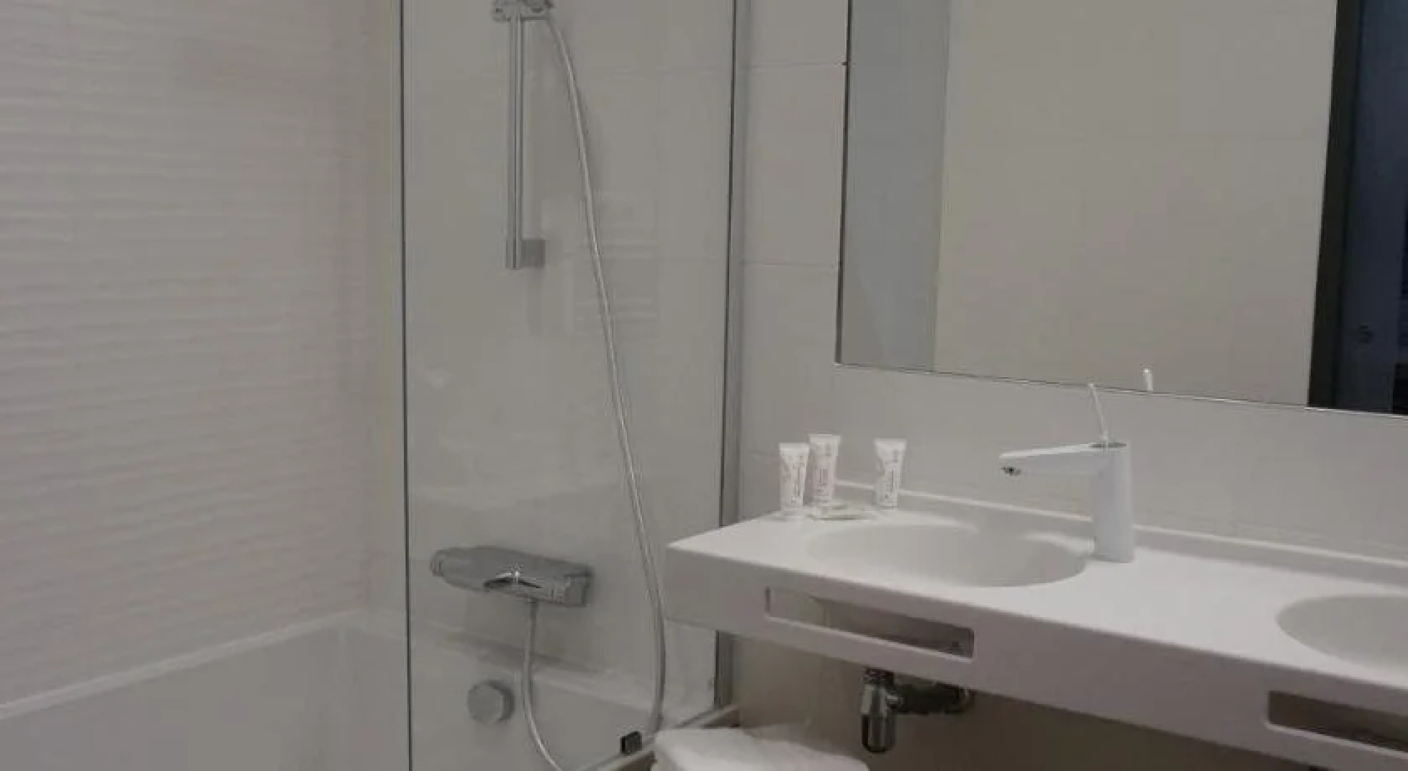 Hotel Saint-Roch, The Originals Relais