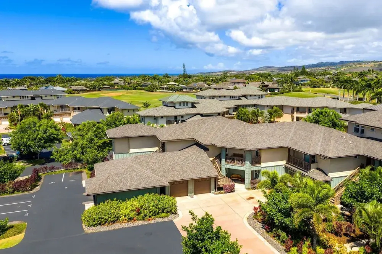 Pili Mai 5d 3 Bedroom Condo by RedAwning