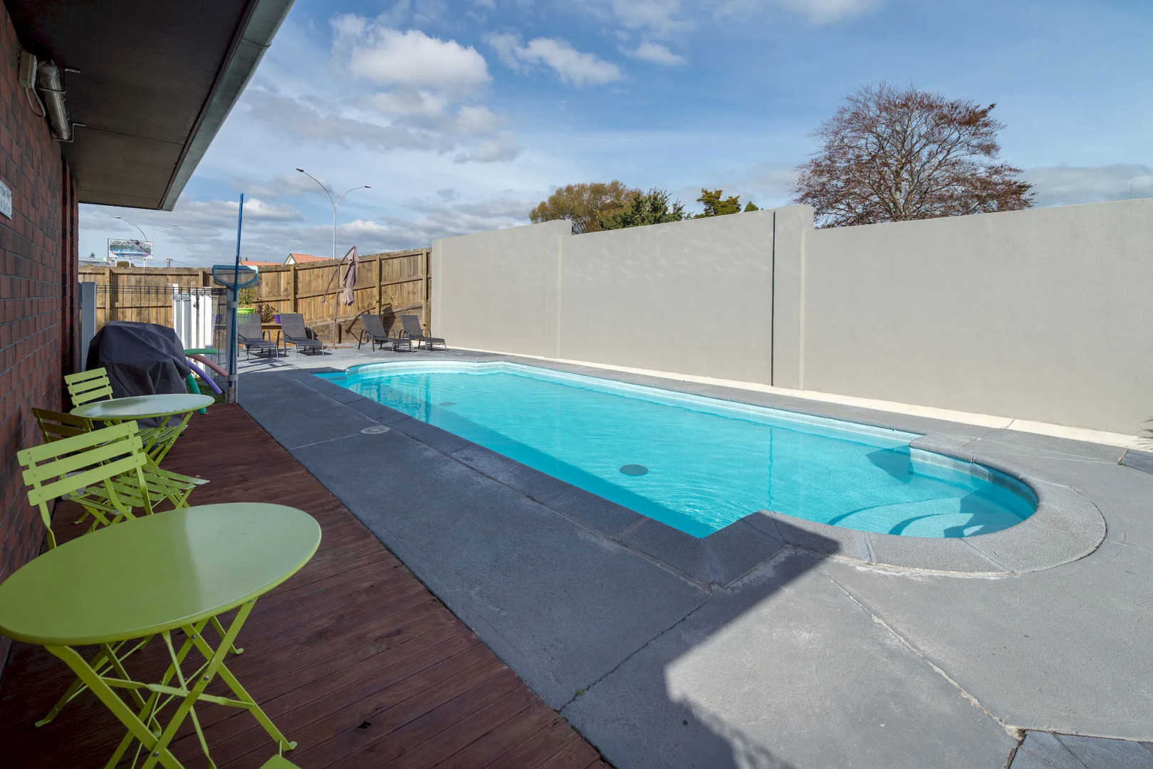 Red Rock Thermal Motel