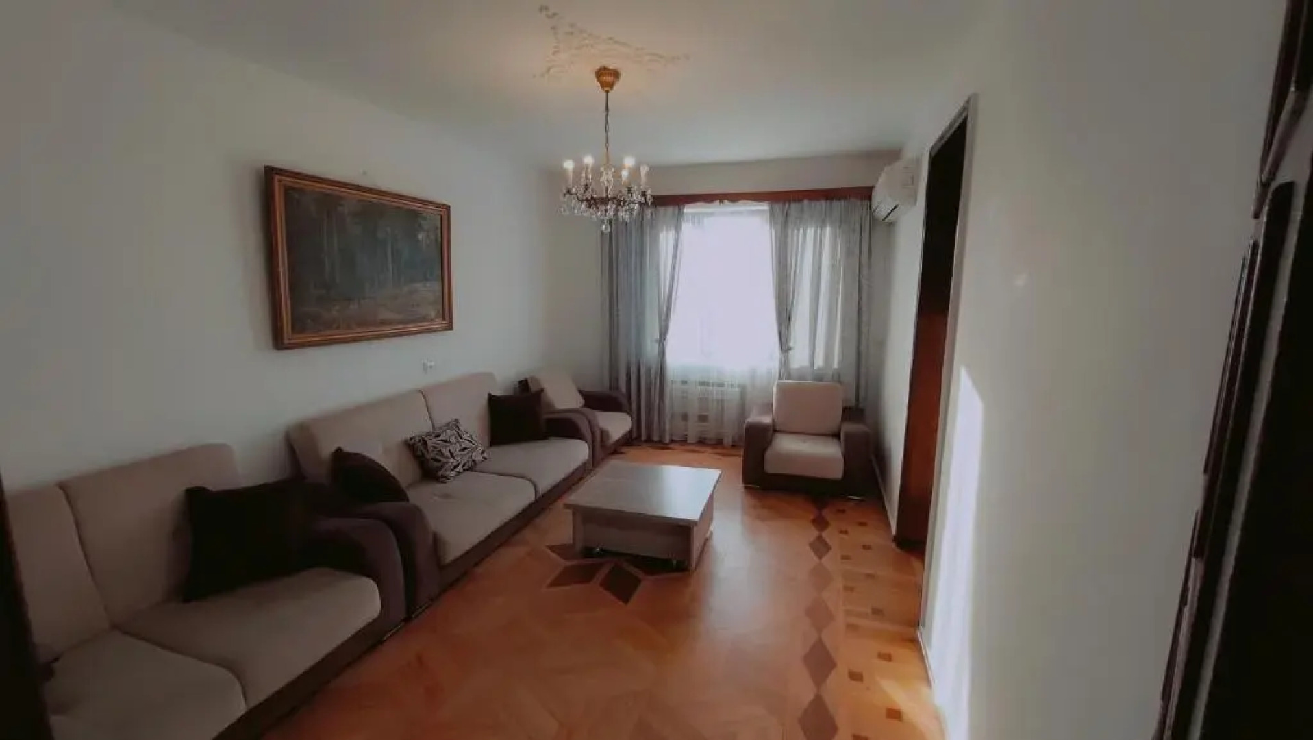 On Khimshiashvili Apartment