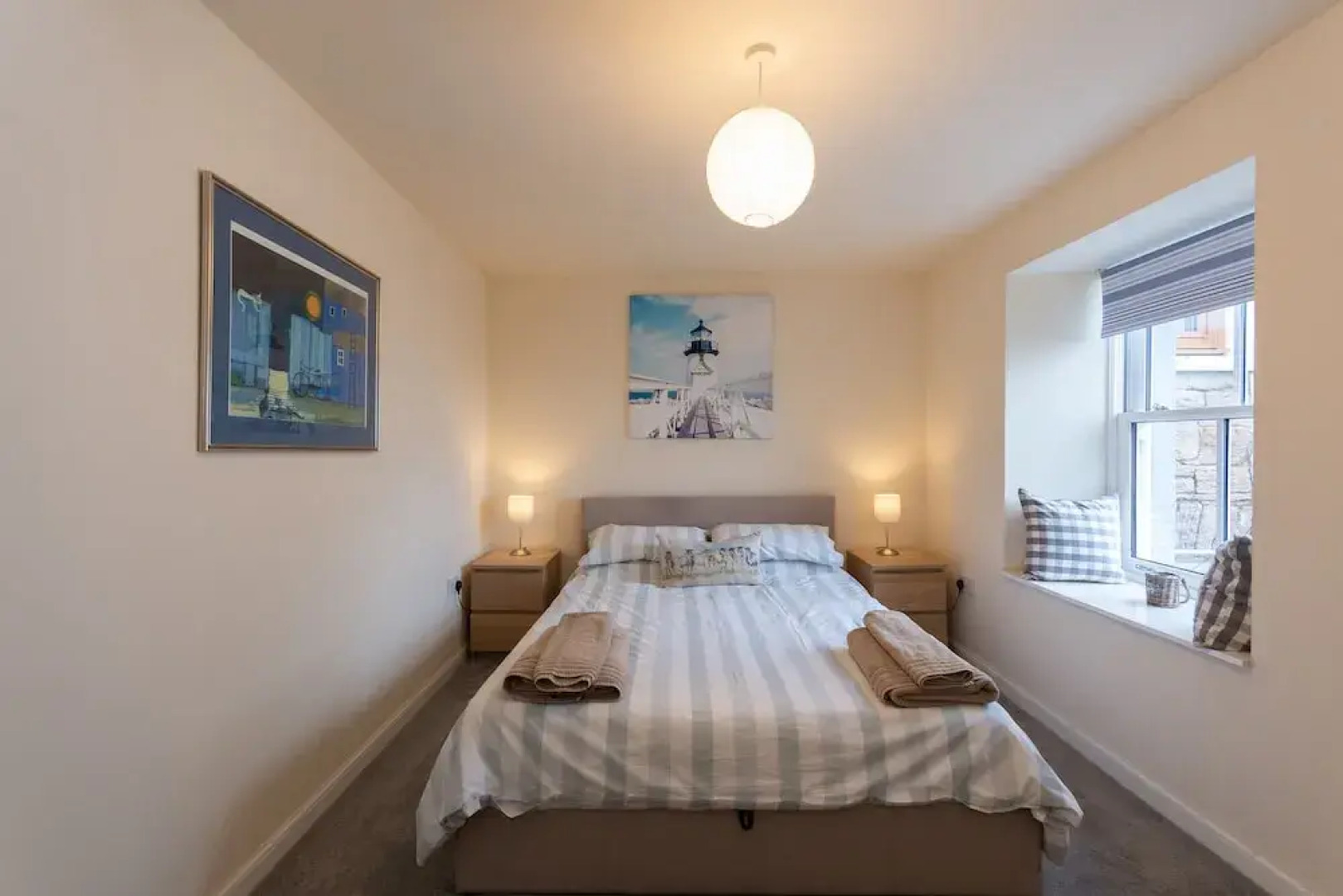 Cellardyke 3-bed Cottage, Sleeps 6 by Seafront