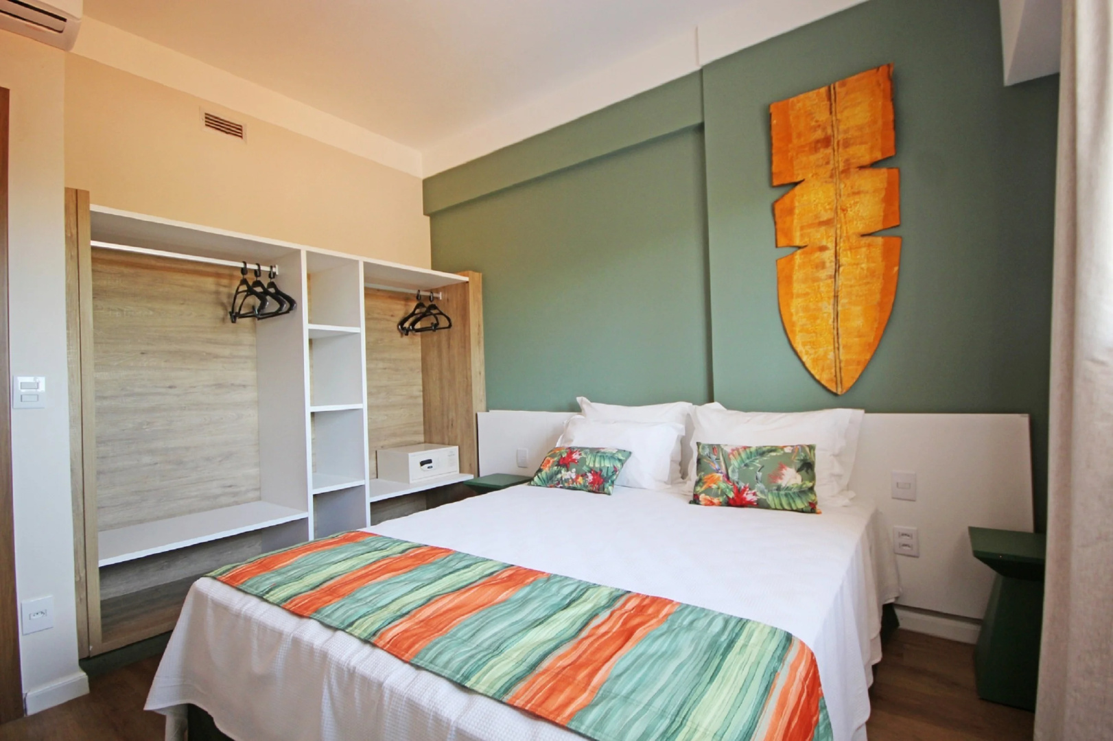 Hot Beach Suites