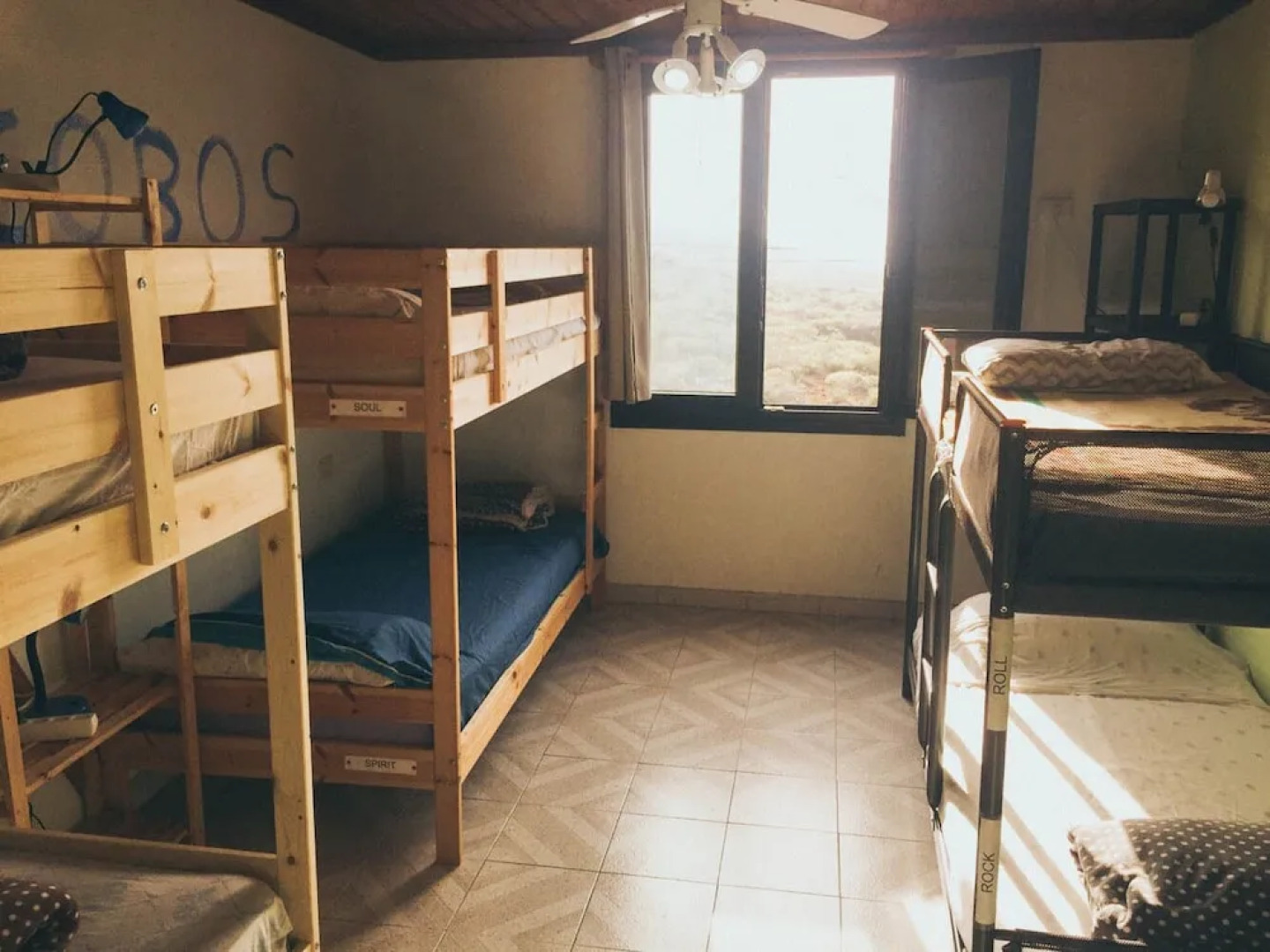 Blue Canary Hostel - Adults Only