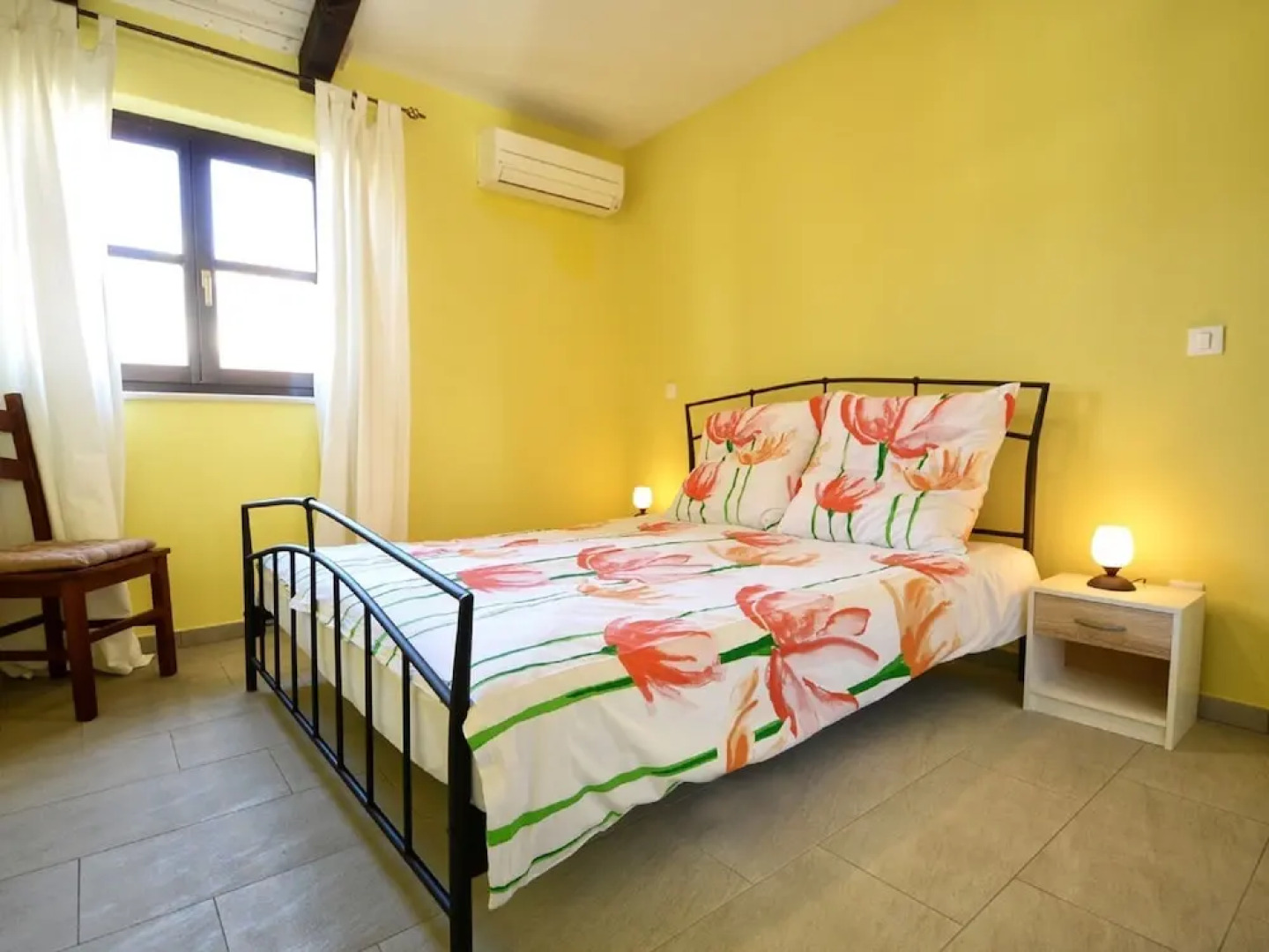 Beautiful Holiday House With Private Pool and Terrace