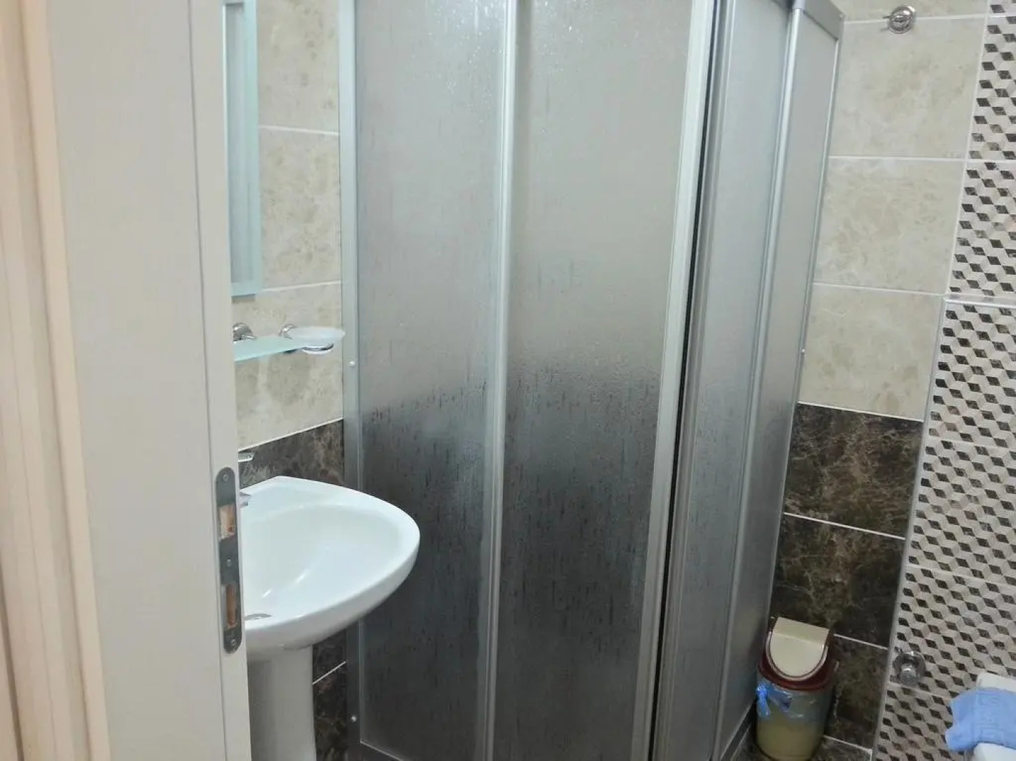 Kleopatra Apartments