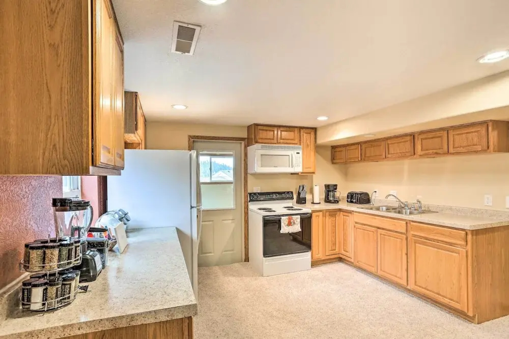 Lead Apartment ~ 5 Mi to Terry Peak Skiing!